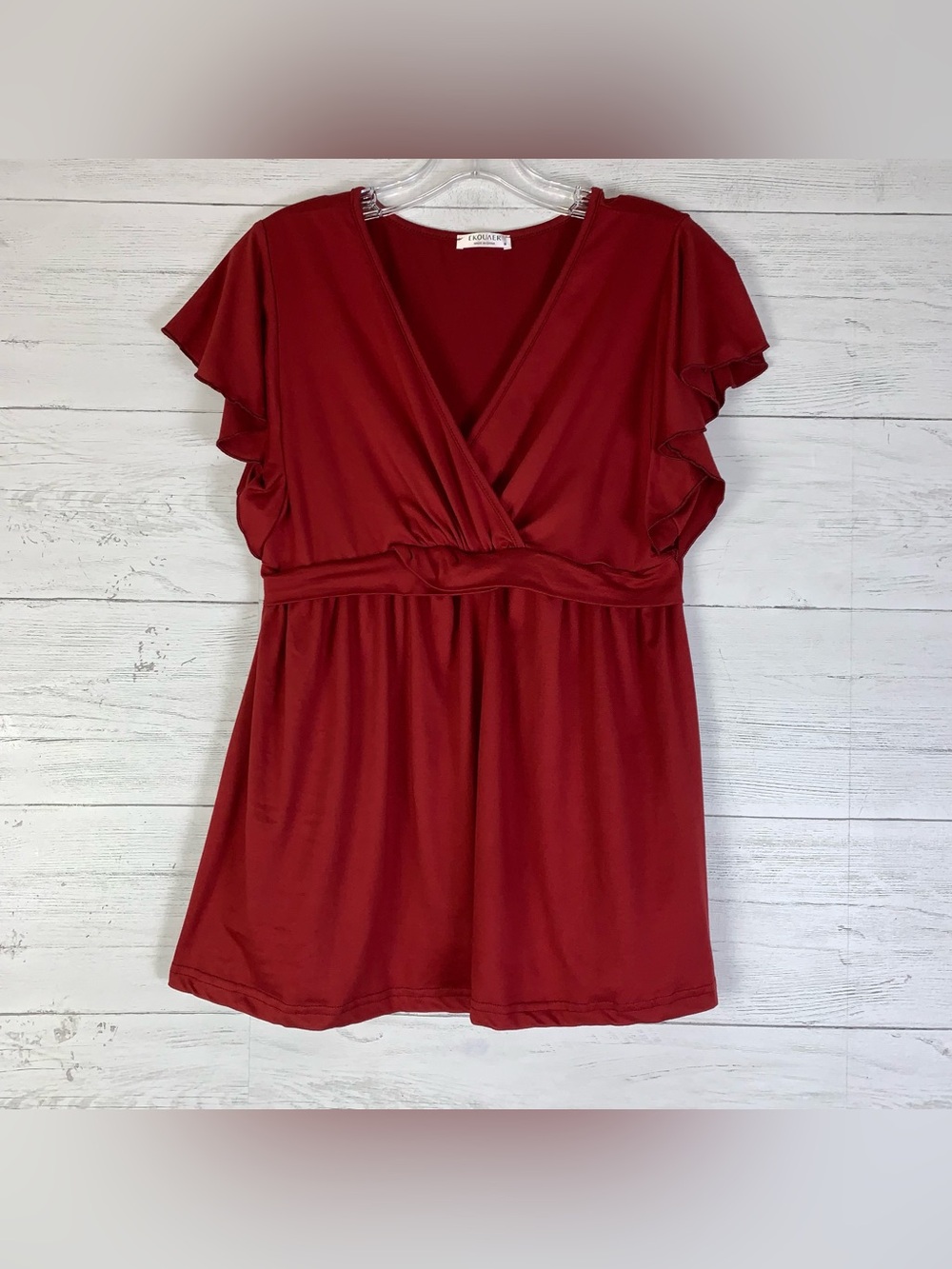 Ekouaer burgundy short sleeve nursing top size M